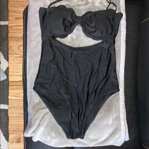 Cupshe one piece bathing suit